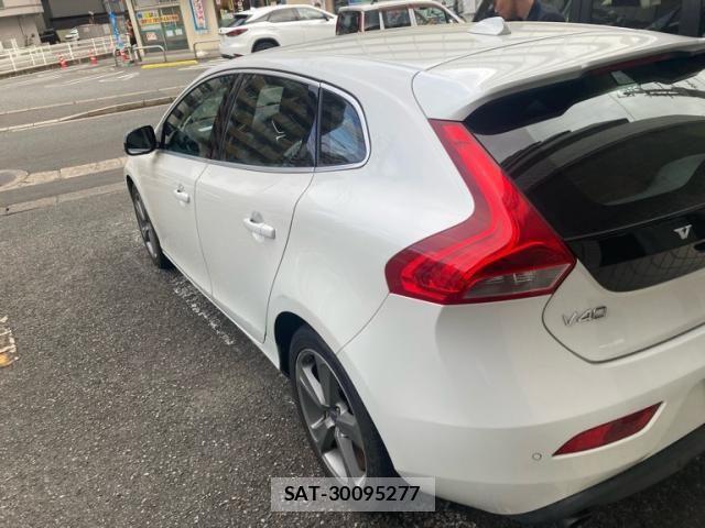 Volvo V40 2013-09 7621133-2