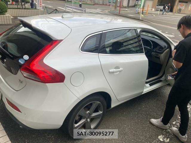 Volvo V40 2013-09 7621133-3