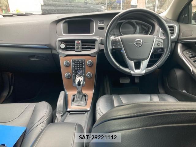 Volvo V40 2017-04 7621132-9