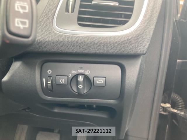Volvo V40 2017-04 7621132-13