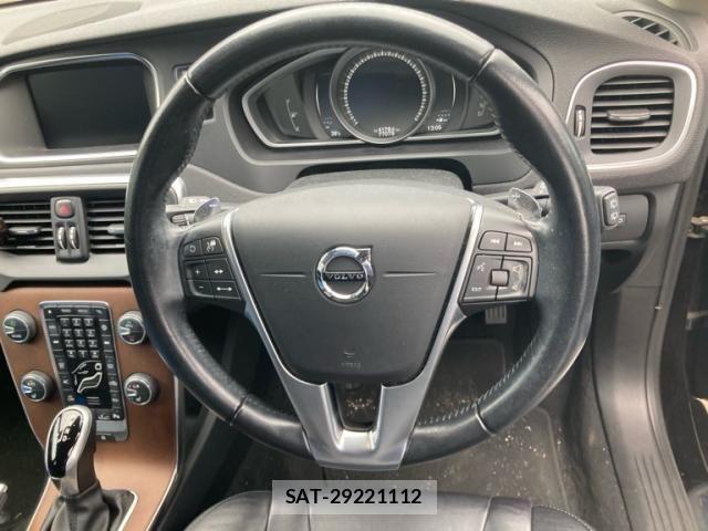 Volvo V40 2017-04 7621132-15