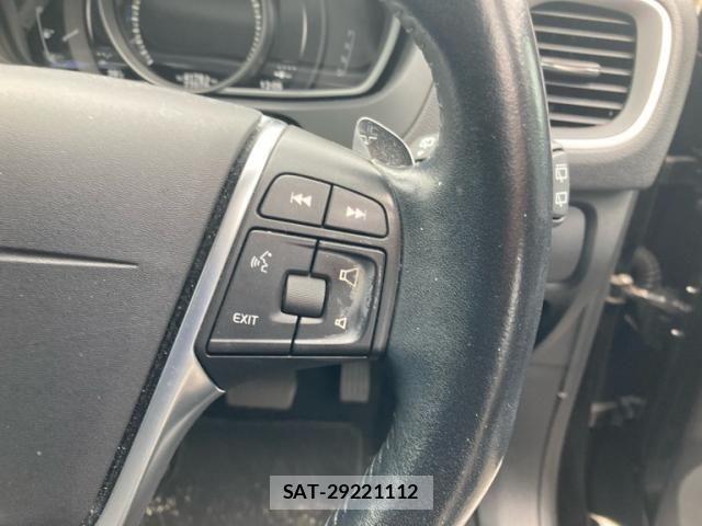 Volvo V40 2017-04 7621132-16