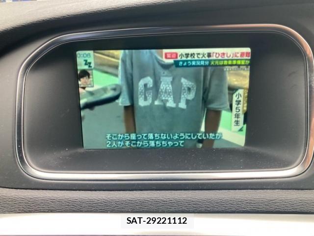 Volvo V40 2017-04 7621132-21