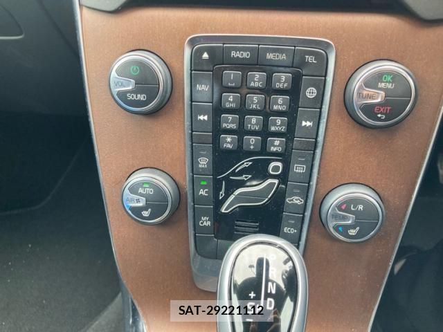 Volvo V40 2017-04 7621132-23