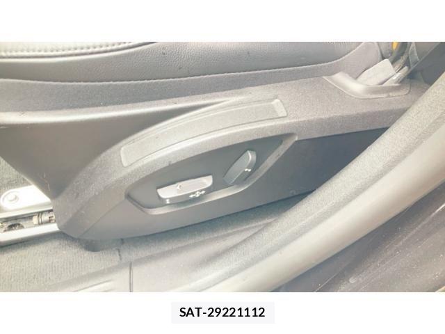 Volvo V40 2017-04 7621132-25