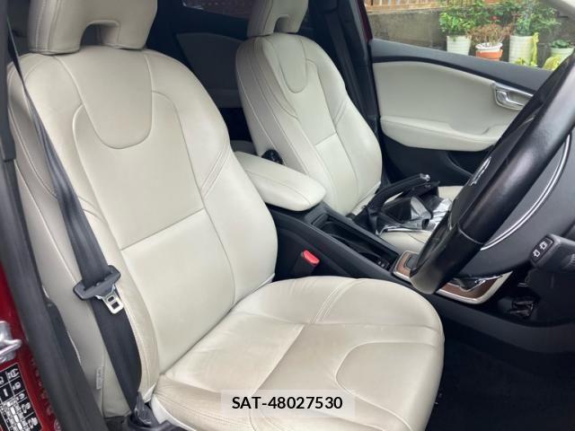Volvo V40 2016-02 7730418-10