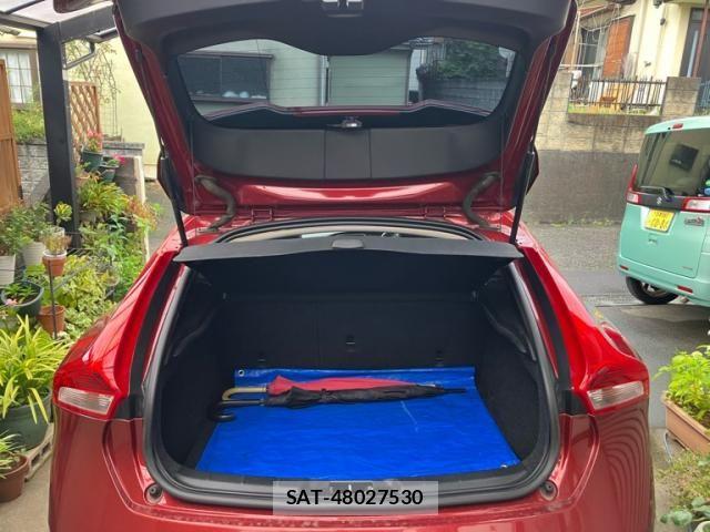 Volvo V40 2016-02 7730418-12