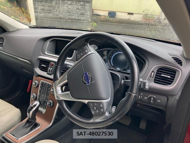 Volvo V40 2016-02 7730418-14