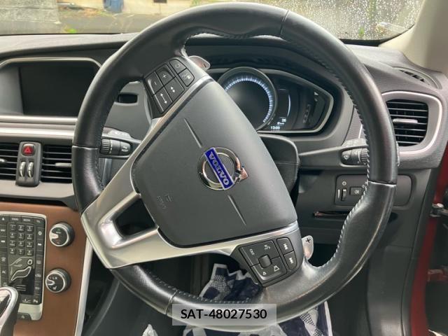 Volvo V40 2016-02 7730418-15