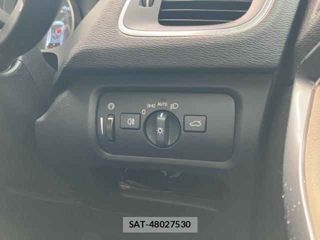 Volvo V40 2016-02 7730418-16