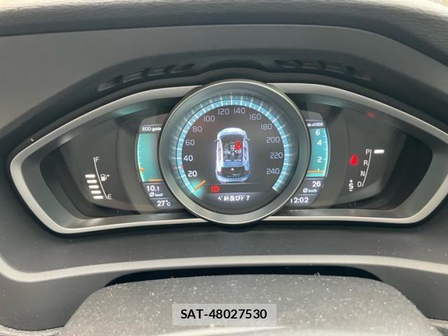 Volvo V40 2016-02 7730418-17