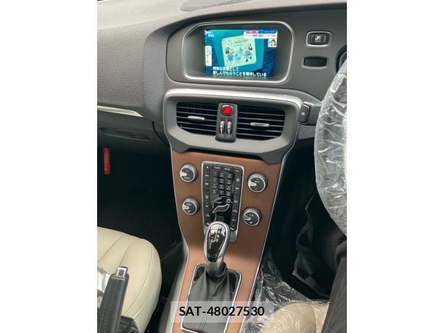 Volvo V40 2016-02 7730418-18