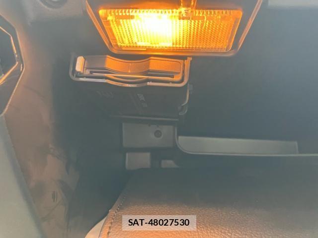 Volvo V40 2016-02 7730418-25