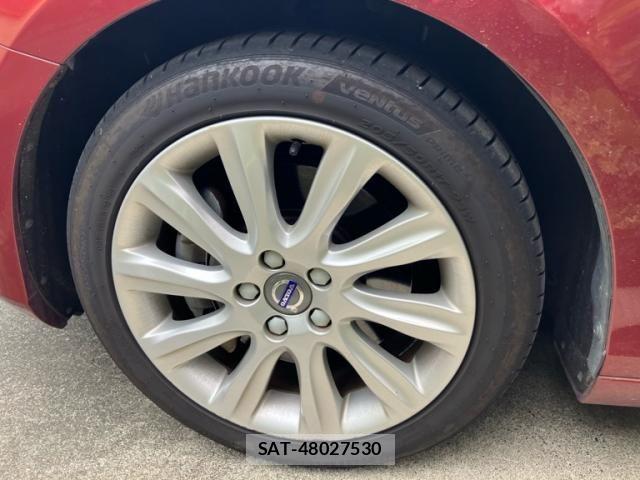 Volvo V40 2016-02 7730418-7
