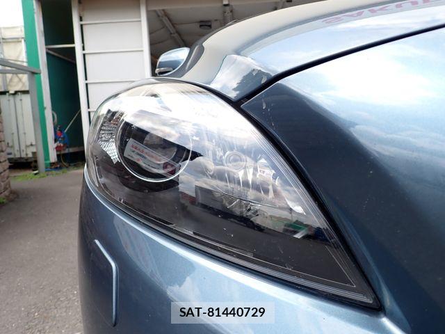 Volvo V40 2013-06 7730422-10