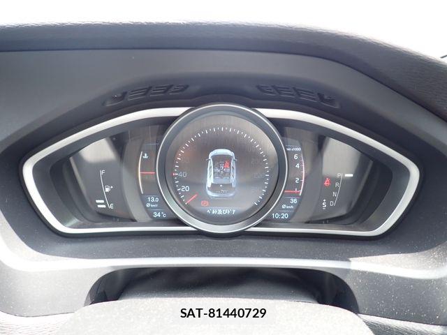 Volvo V40 2013-06 7730422-12