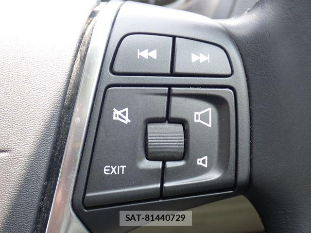 Volvo V40 2013-06 7730422-15