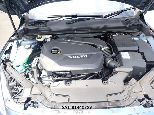 Volvo V40 2013-06 7730422-27