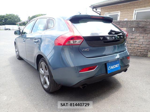 Volvo V40 2013-06 7730422-2