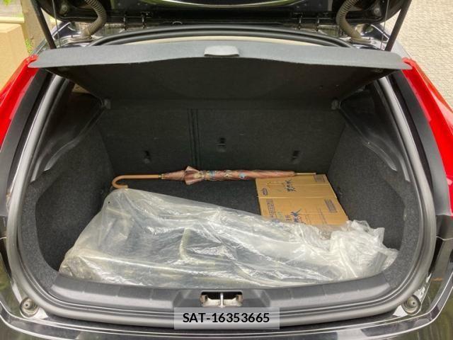 Volvo V40 2015-12 7730420-11