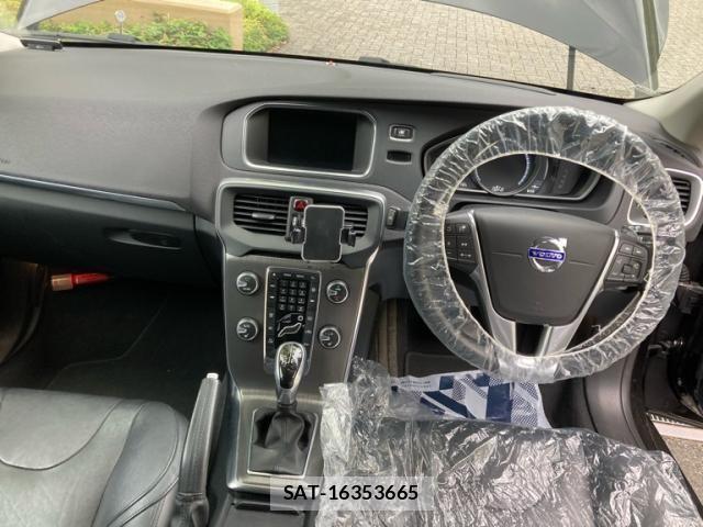 Volvo V40 2015-12 7730420-15