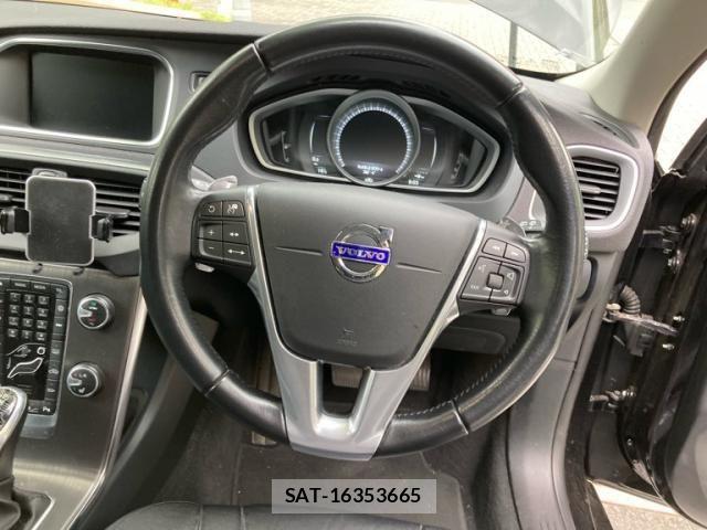 Volvo V40 2015-12 7730420-16