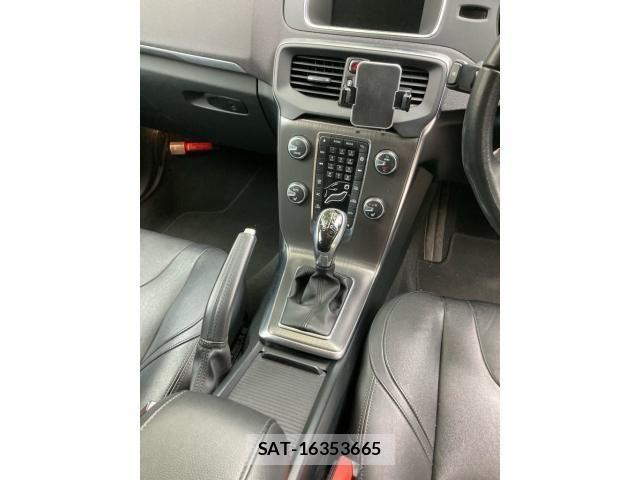 Volvo V40 2015-12 7730420-18