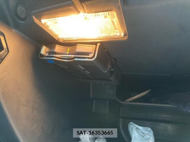 Volvo V40 2015-12 7730420-19