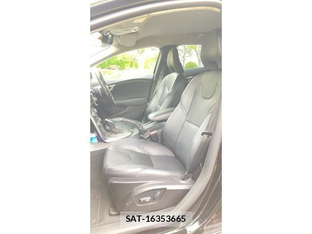 Volvo V40 2015-12 7730420-23