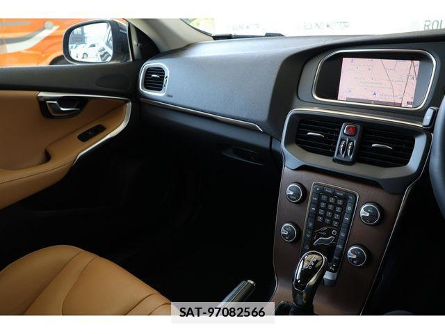 Volvo V40 2019-09 7730417-10