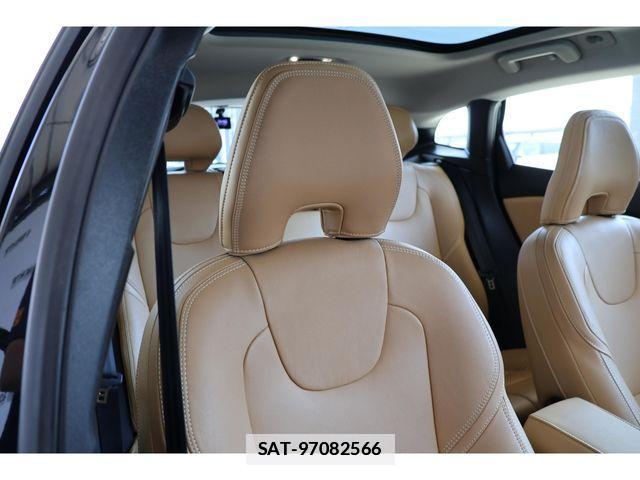 Volvo V40 2019-09 7730417-21