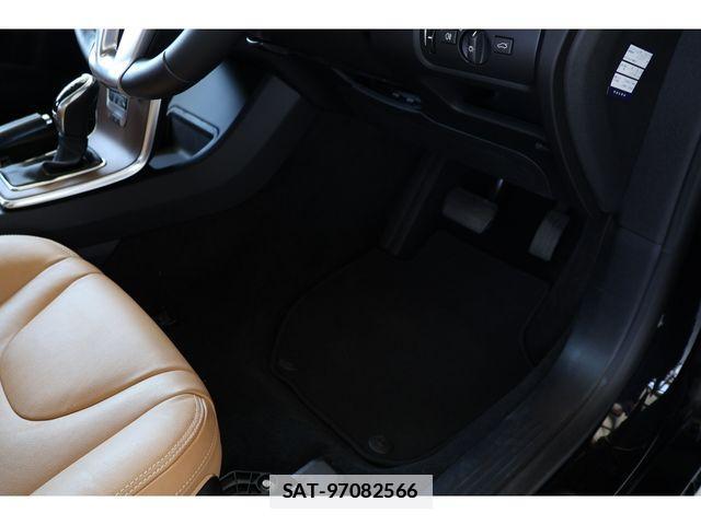 Volvo V40 2019-09 7730417-24