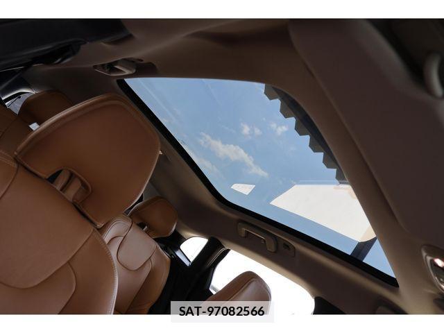 Volvo V40 2019-09 7730417-25