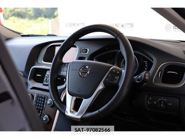 Volvo V40 2019-09 7730417-7