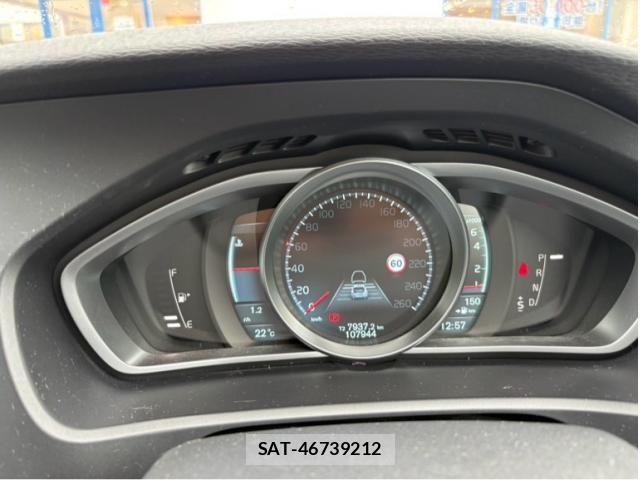 Volvo V40 2013-09 7730423-11