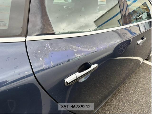 Volvo V40 2013-09 7730423-13