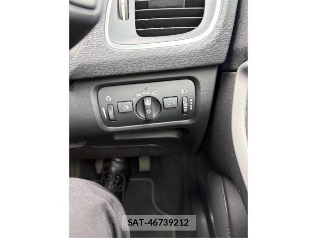 Volvo V40 2013-09 7730423-15