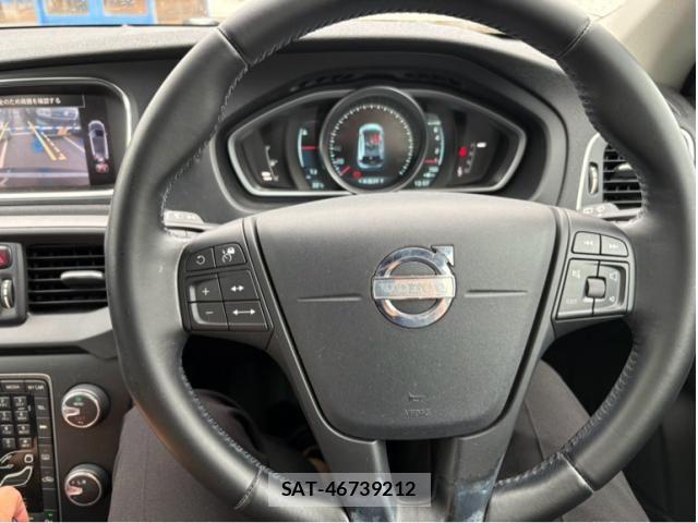 Volvo V40 2013-09 7730423-16