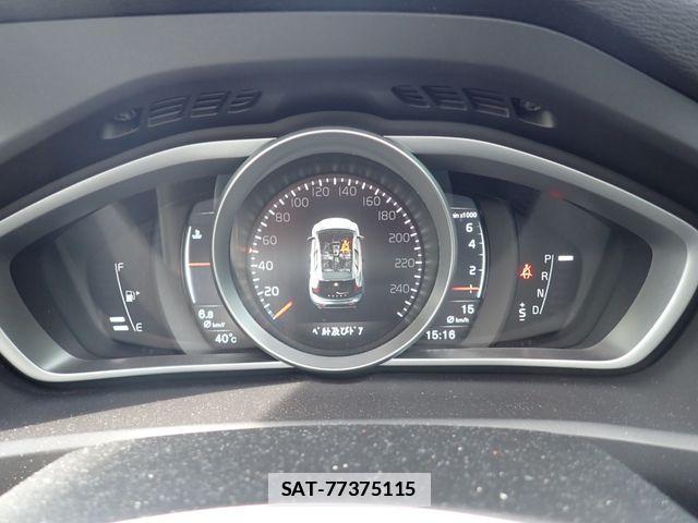 Volvo V40 2016-10 7730415-11