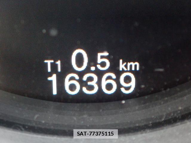 Volvo V40 2016-10 7730415-12