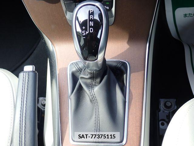 Volvo V40 2016-10 7730415-16