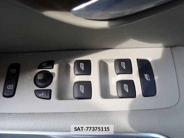 Volvo V40 2016-10 7730415-18