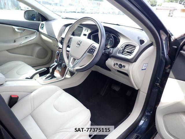 Volvo V40 2016-10 7730415-1