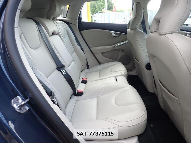 Volvo V40 2016-10 7730415-21