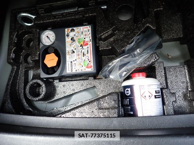 Volvo V40 2016-10 7730415-23