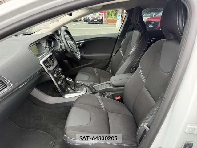 Volvo V40 2016-12 7790268-10