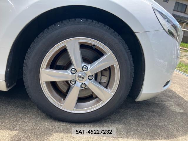 Volvo V40 2016-10 7880317-9
