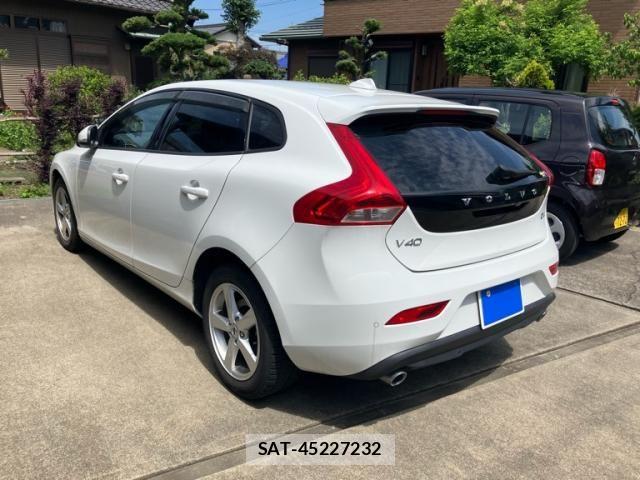 Volvo V40 2016-10 7880317-3