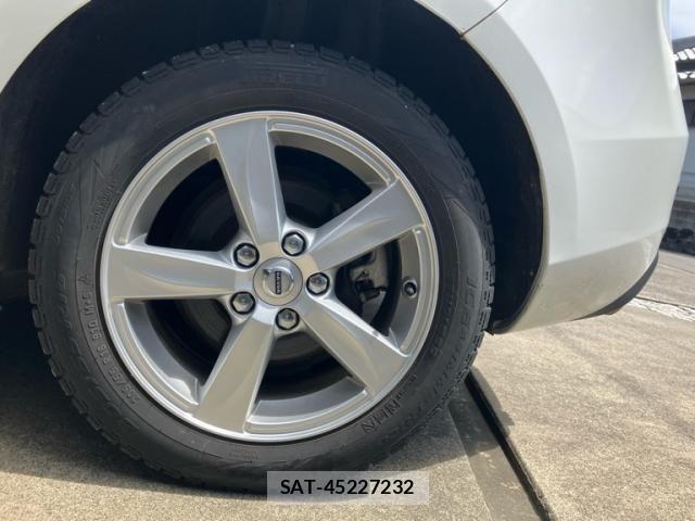 Volvo V40 2016-10 7880317-7