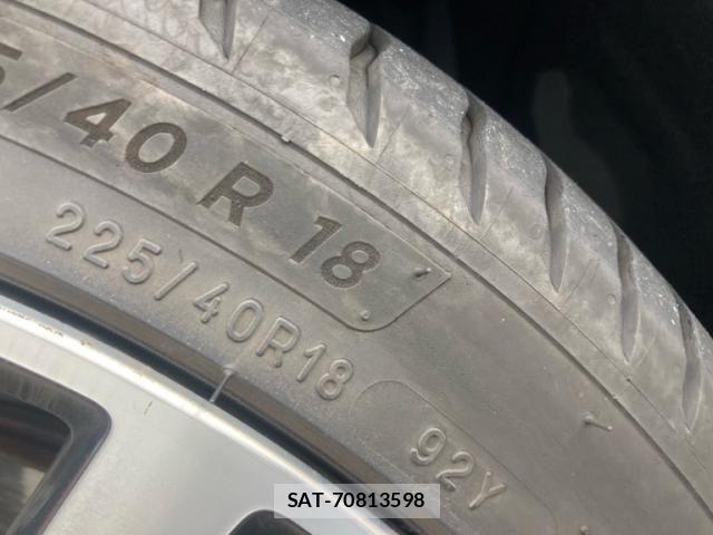Volvo V40 2018-03 7880323-10